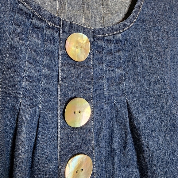 Quizz Woman Trends chambray short sleeve top. Pockets. Mother of pearl. Size 20. - Picture 3 of 16